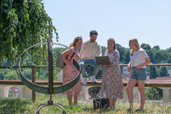 Studierende auf dem Campus Studierende auf dem Campus